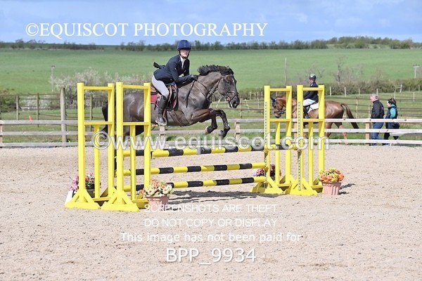 BPP_9934 - CLASS 19 SUN Senior British Novice/ 90cm Open