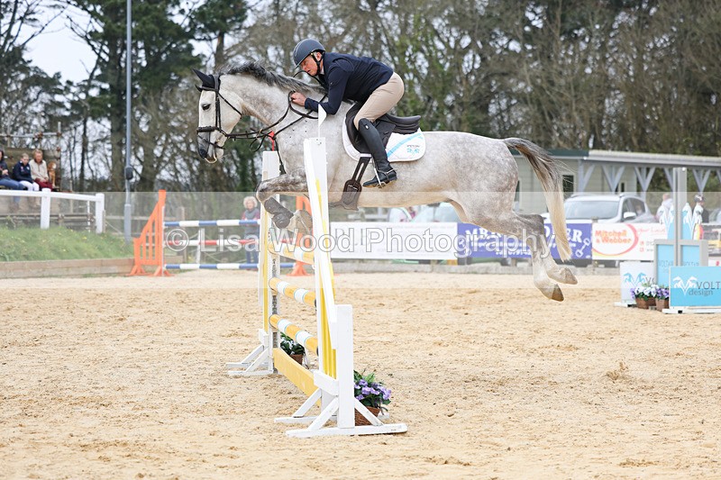 3E7A7641 - Class 8: Senior Newcomers/1.10m open