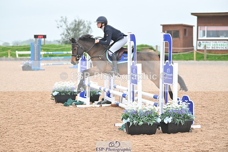 240505A-090507-03387 - Cls 1 Pony Intro 70cm