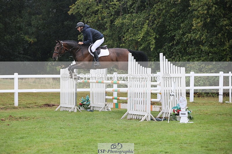 250830A-140402-06873 - Cls 16 Snr Newcomers and 1.10m Open