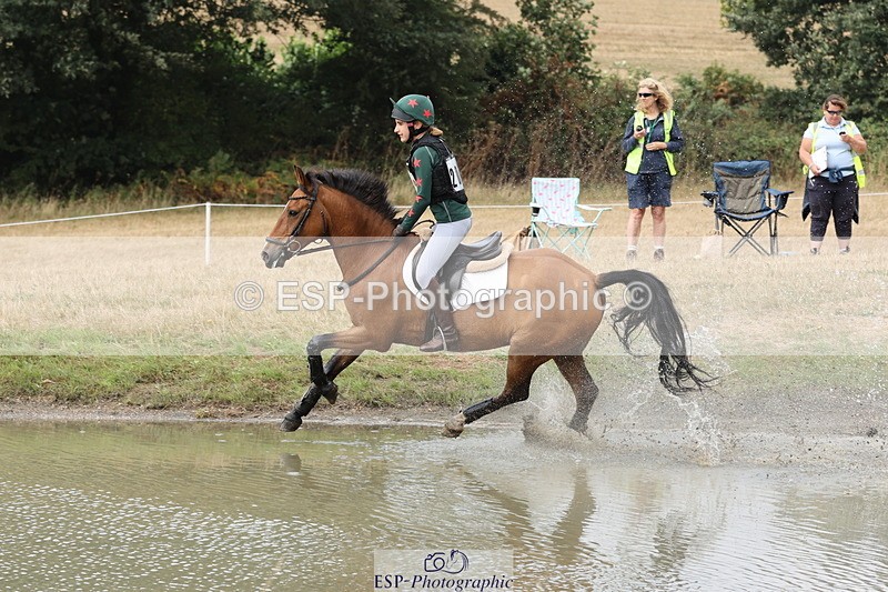 250824A-114245-35526 - 2002-Florence.Dovey-Moneyhills.Pageant