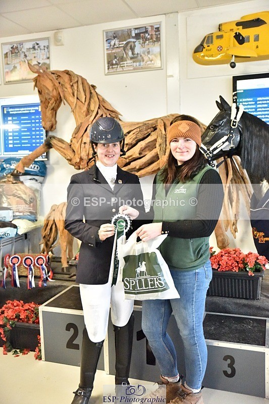 250214-130628-00333 - Freestyle Medium Silver Presentation