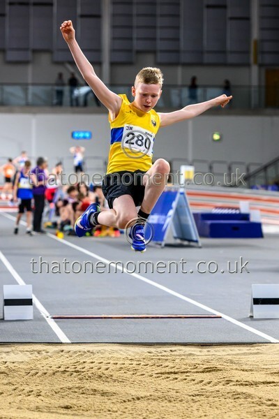 AgeInd25SUN-915139 - Field Male