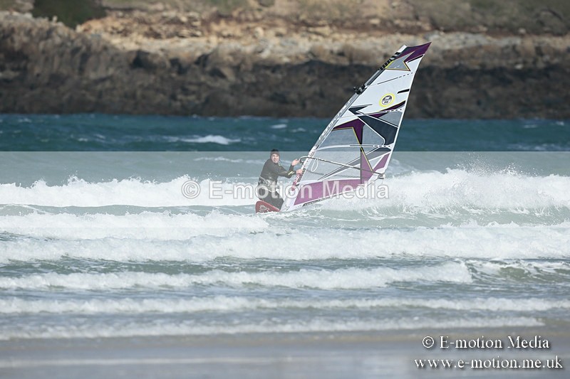 WS 020413-147 - Windsurfing