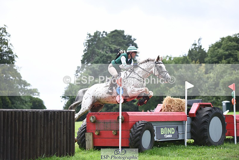 240804-134201-14670 - 469-Neha_Walker-SPOT_ME