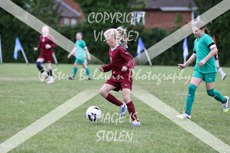 1DX31627 - Covingham Park V Tadpole Farm