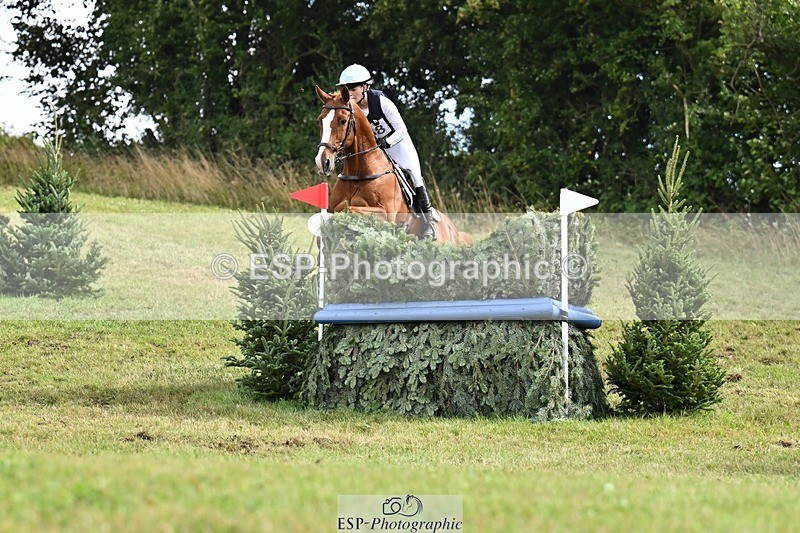 250831-104554-06402 - L-558-Lucy.Davies