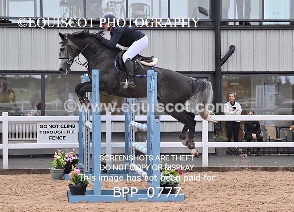 BPP_0777 - CLASS 29 SUN GFS Saddles Senior Newcomers/1.10m Open