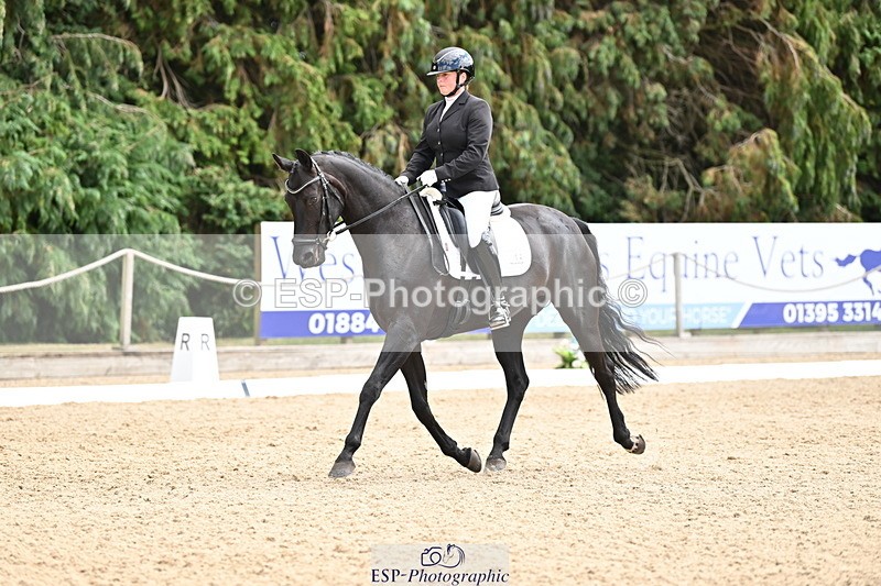 250808A-143018-00913 - 011-Helen.JamesDecadent