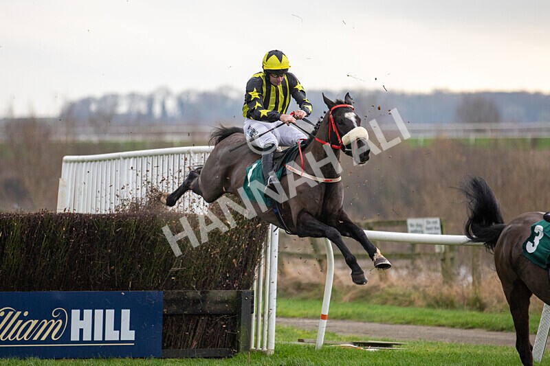 171224-Race 3-Not Staying Long-0124 - Race 3