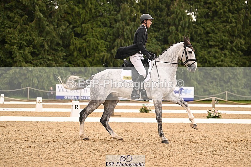 000101-215558-04492 - 404-DEERPAIRC_REVELRY-Max_Warburton