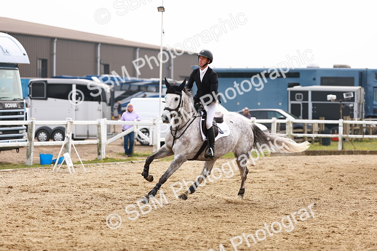  - Class 18 - Senior Newcomers - 1.10m