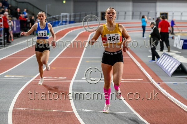 AgeInd25SUN-913397 - Track Female Set One