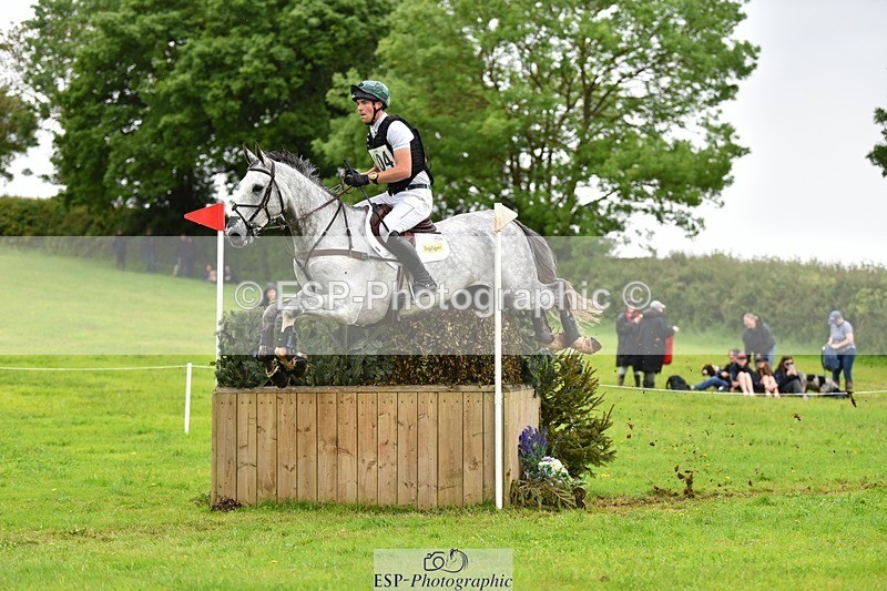 240526-124420-21667 - 404-DEERPAIRC_REVELRY-Max_Warburton