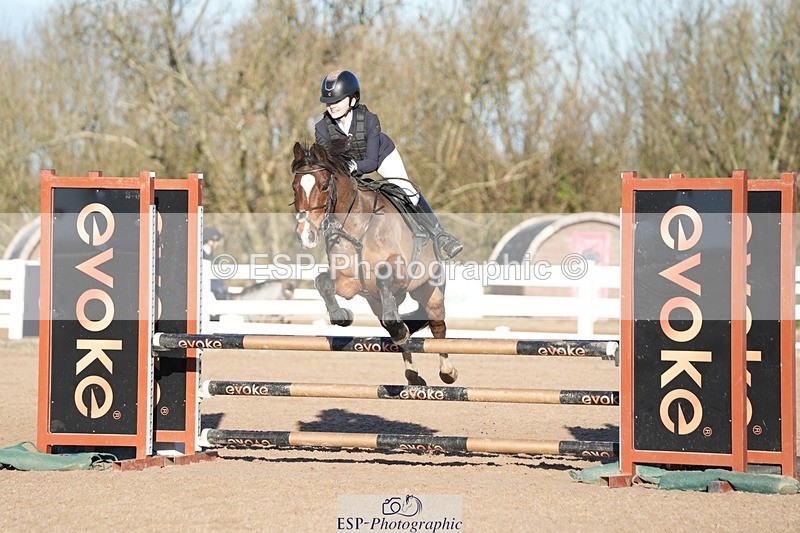 251130-105342-01019 - Cls 4 Pony Brit Nov & 80cm Open
