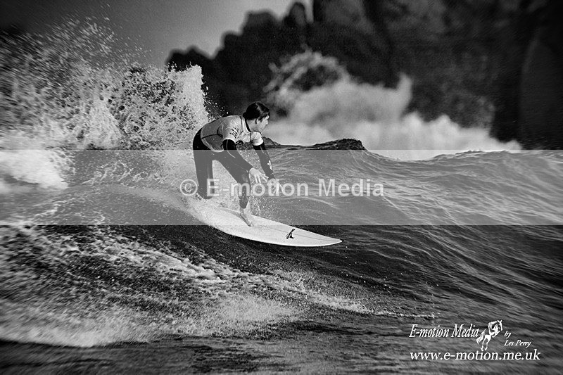 SU 111008-40bw - Water