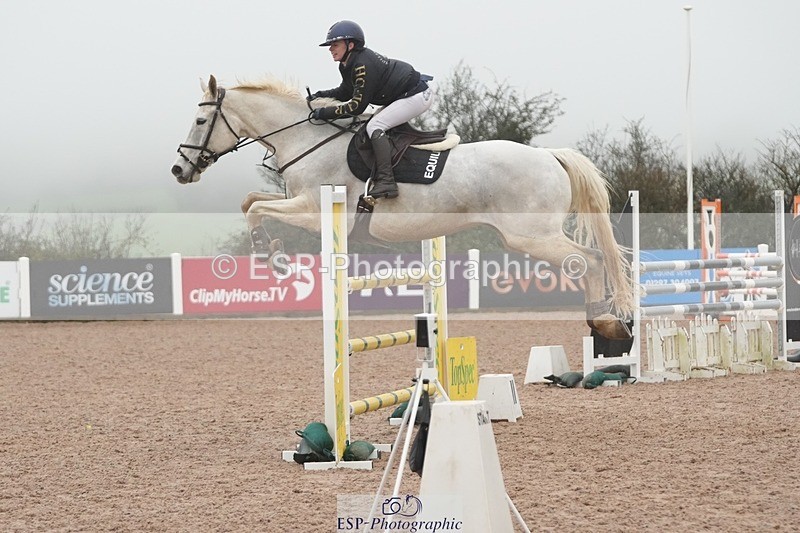 251207-120147-01939 - Cls 20 Snr Newcomers and 1.10m