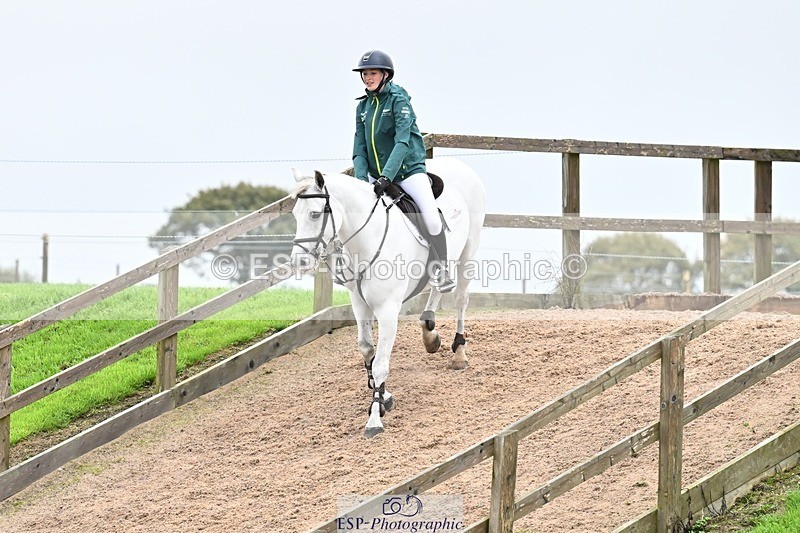 250920-161833-01863 - Cls 22 Pony Intro 90cm Derby