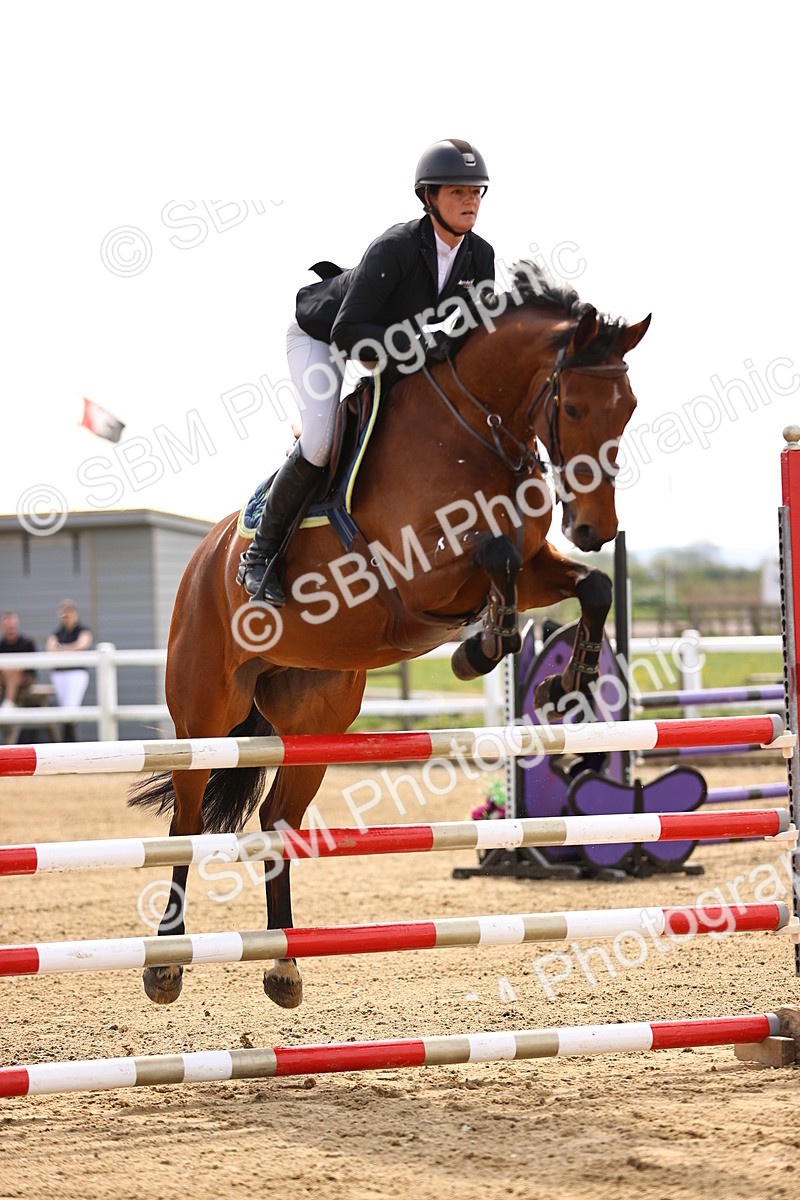 SBM_002283 - Class 11 - Senior newcomers - 1.10m