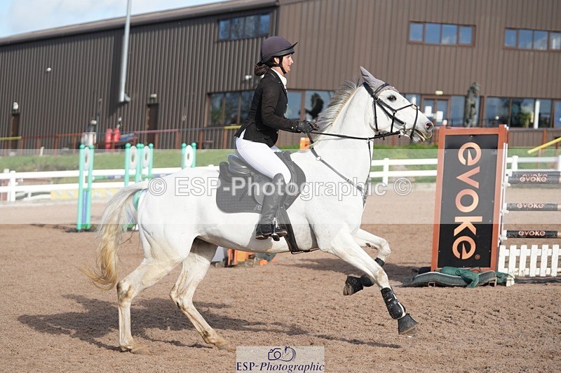 251108-130157-02629 - Cls 13 Foxhunter and 1.20m Open