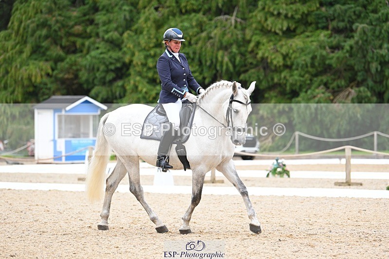 230813-173127-08680 - Cls 14 Medium Silver 16.45 to End