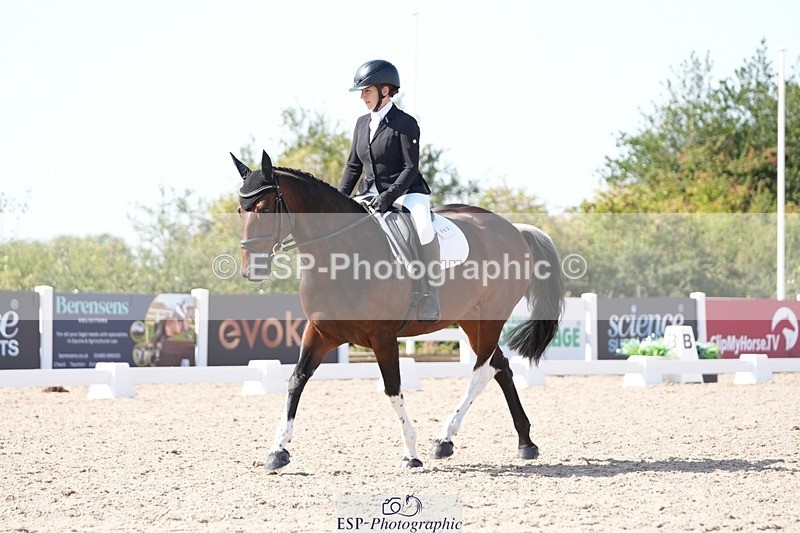 250817-154511-11571 - 083-Emily.JarvisCriafol.Two.Tone.Tequila