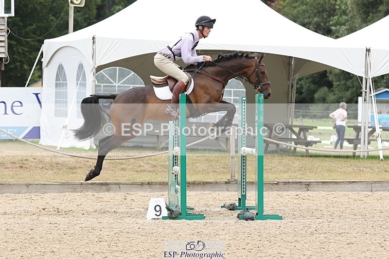 250803A-123350-12845 - M-574-William.Fox-Pitt-JABBEKA