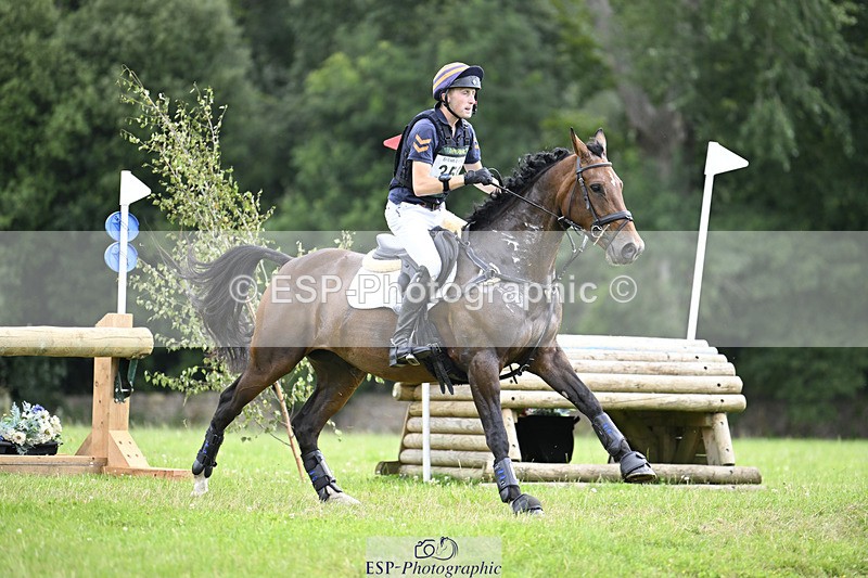 240804-105338-10690 - 359-Max_Forster-HOLD_ON_MY_HEART