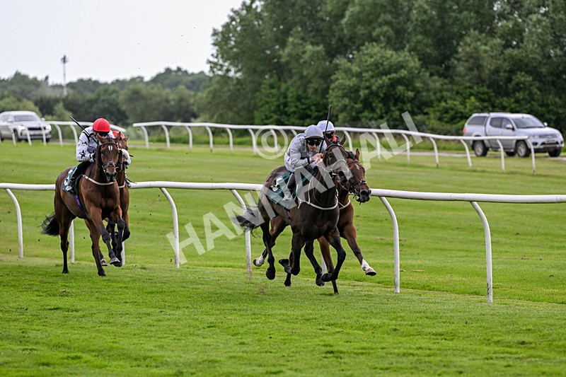 220626-Race 4-Velvet Rhythm-9181 - Race 4 16.00pm Congratulations To The Happy Couple EBF Fillies' Handicap