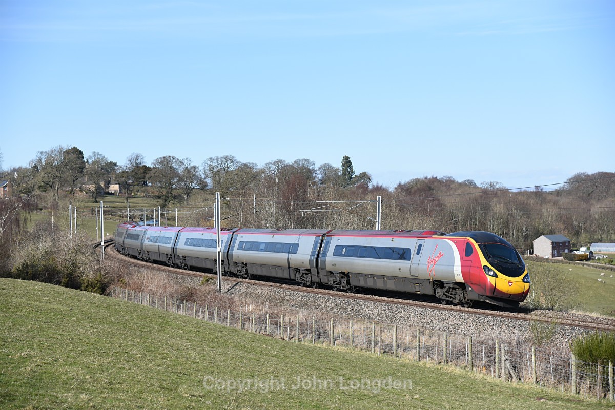 JL - 9.3.18 390129 9M56 12:52 Edinburgh - Euston, Wreay - West Coast Main Line (north to south)
