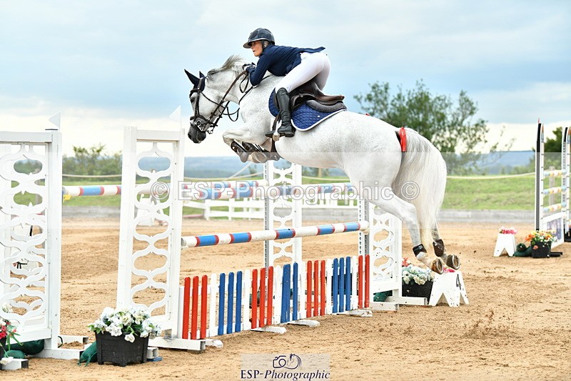 230720A-153950-03981 - Cls 9, 2 Star Big 1.40m Start to break