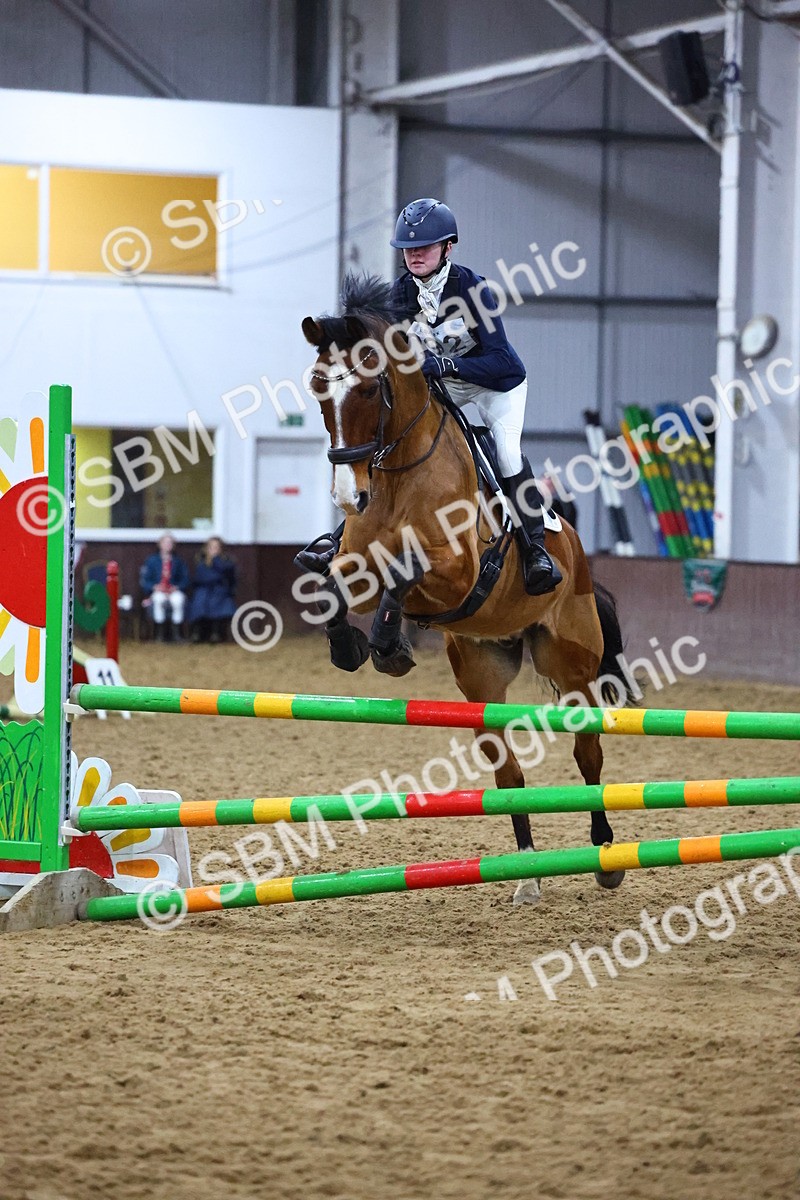 SBM_002761 - Class 6 - Holly & Ivy Stakes - 90cm