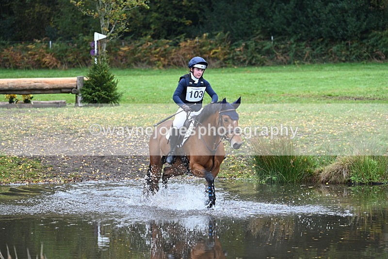 WJ7_3140 - Time 10:47 to 11:11 at the water