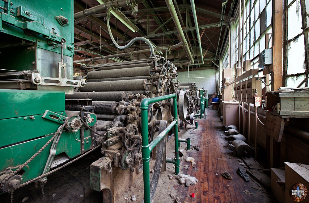 Wilde Yarn Mill (Manayunk, PA) | Machinery Aisle - Wilde Yarn Mill