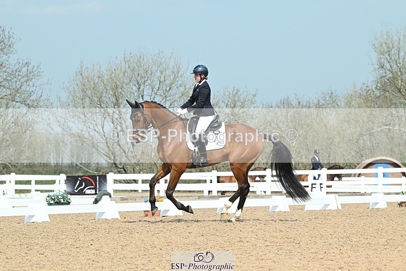 250403-103525-01476 - 036-Abbie.Newbury-Seagry.Viceroy