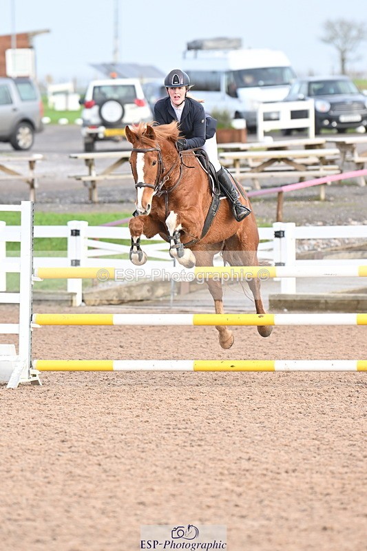 231209A-123346-01779 - Cls 12 Newcomers & 1.10m Open