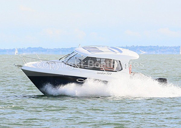121104 LONDON 2012 WT7A3102 - Motorboats - Hardtop