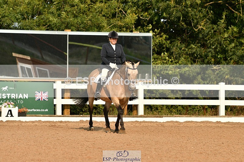 250817-092111-06868 - 082-Sarah.DavisWinston.Classic.Gold