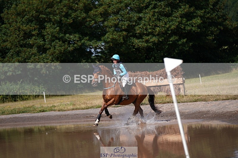 250802A-103220-01420 - C-105-Mimi.van.Ufford-MR.SOCKS