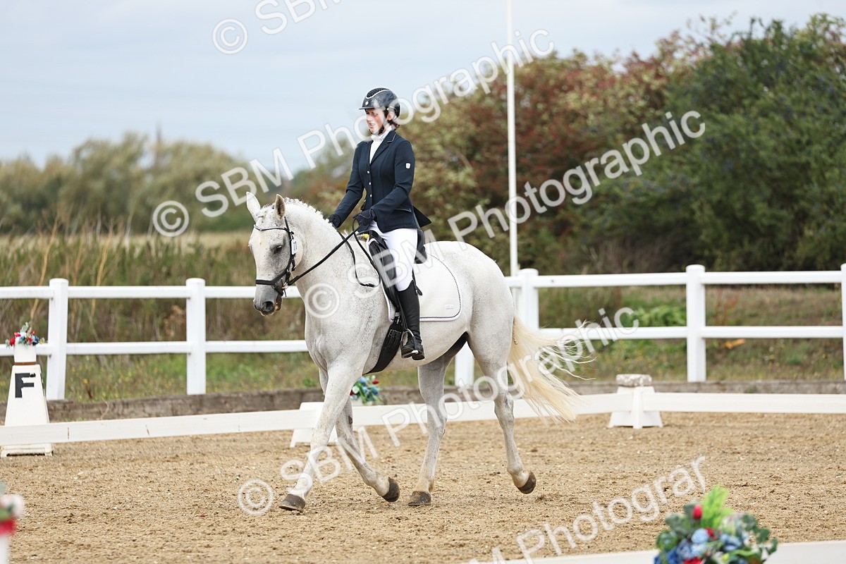 SBM_002637 - Class 7 - Novice 2 Warm Up