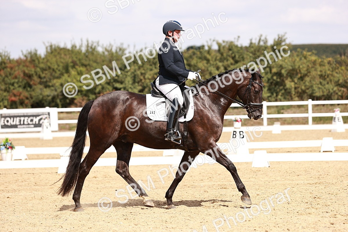 SBM_018547 - Class 17 - Novice 6