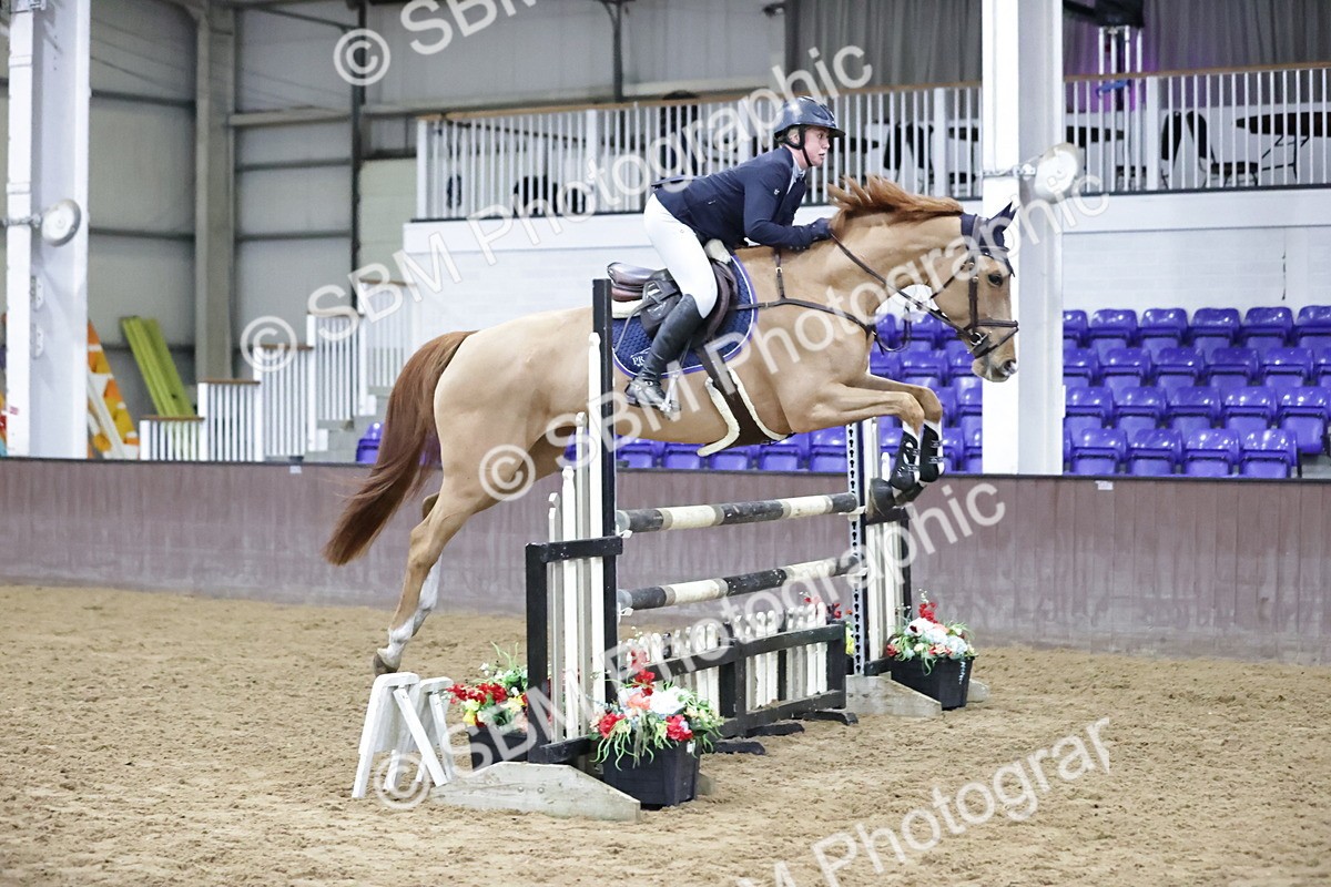 SBM_001191 - Class 4 - Senior Newcomers/ 1.10m Open