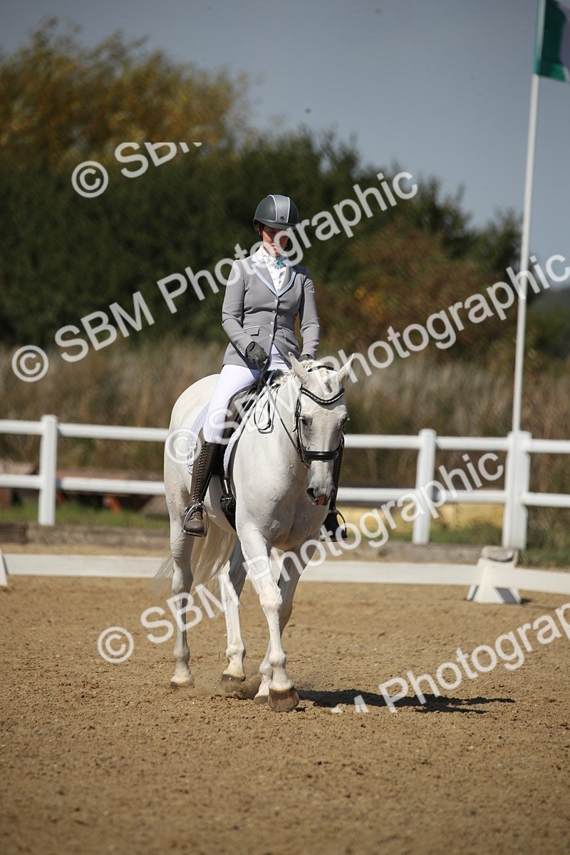 SBM_005067 - Class 11 - Novice 5 - 11.41-12.58