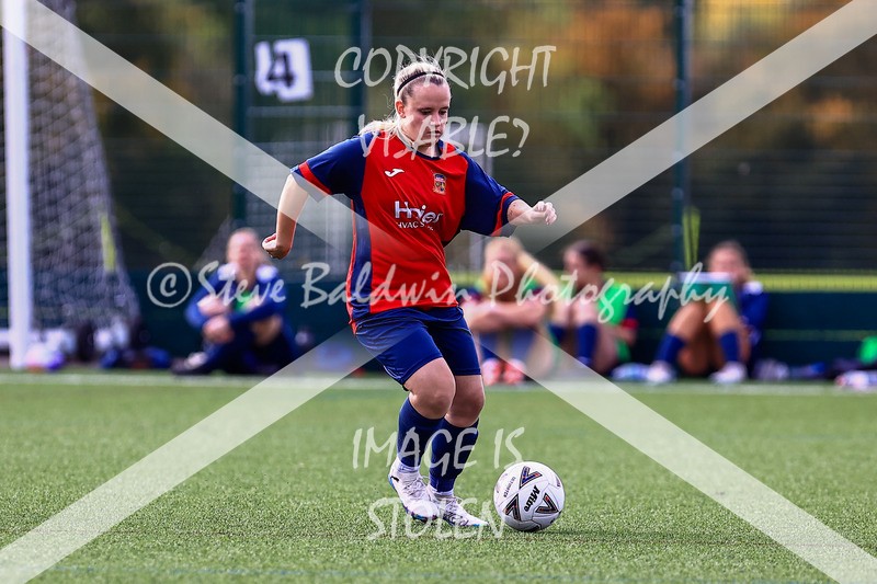 1DX30775 - 2025-10-05 FC Abbey Meads Ladies V Purton  Kingsdown FC Ladies