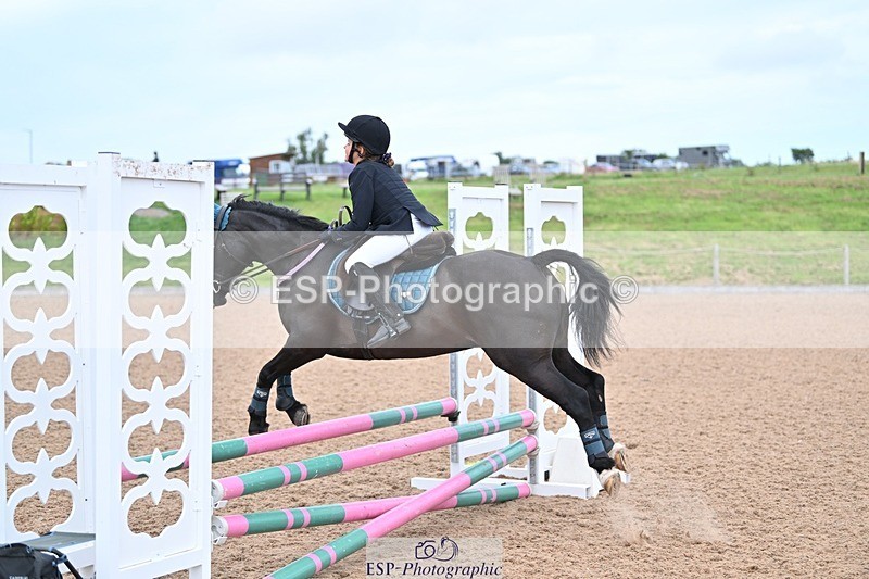 240813-161747-00208 - Clear round & 60cm