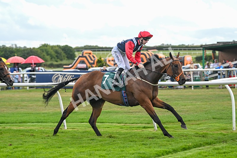 270825-Race 5-Glory Fighter-6470 - Race 5