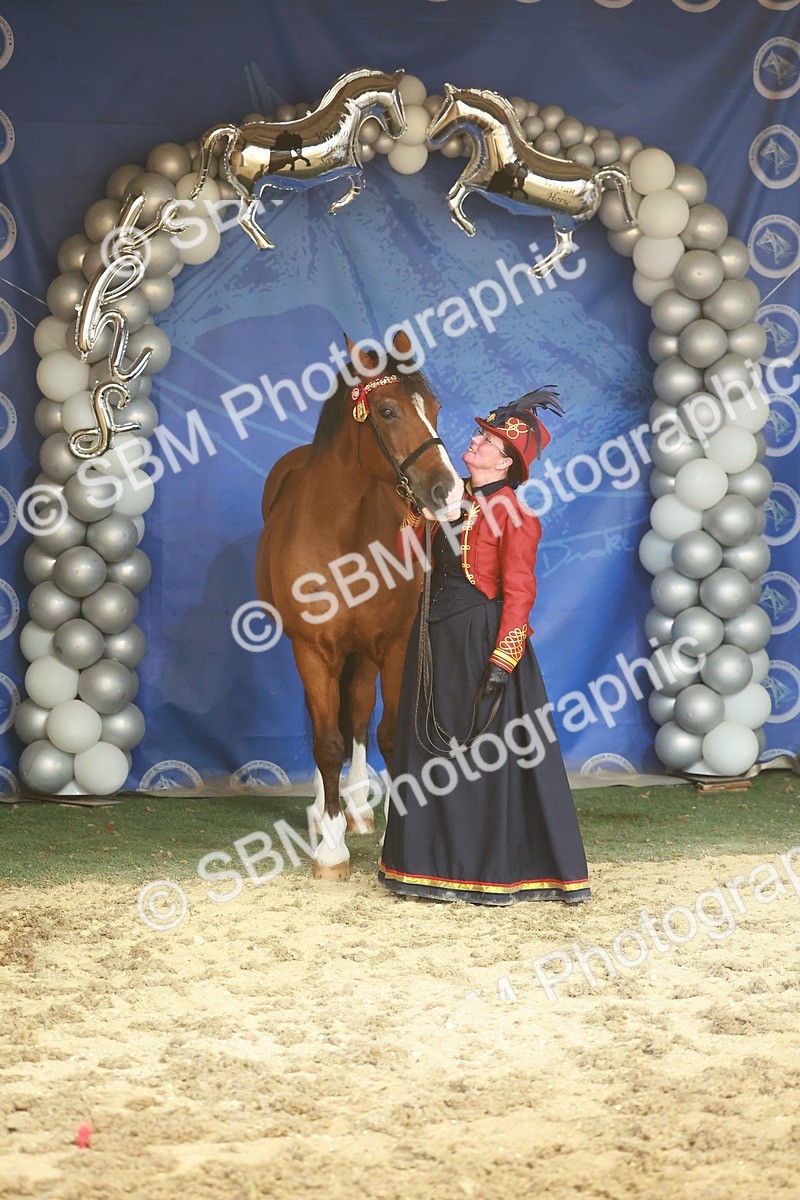 SBM_13756 - Class 104 - IH  Costume
