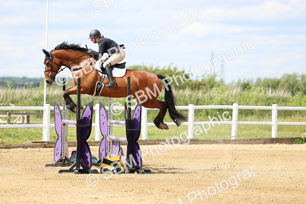 SBM_005931 - Class 19 - Senior Newcomers - 1.10m