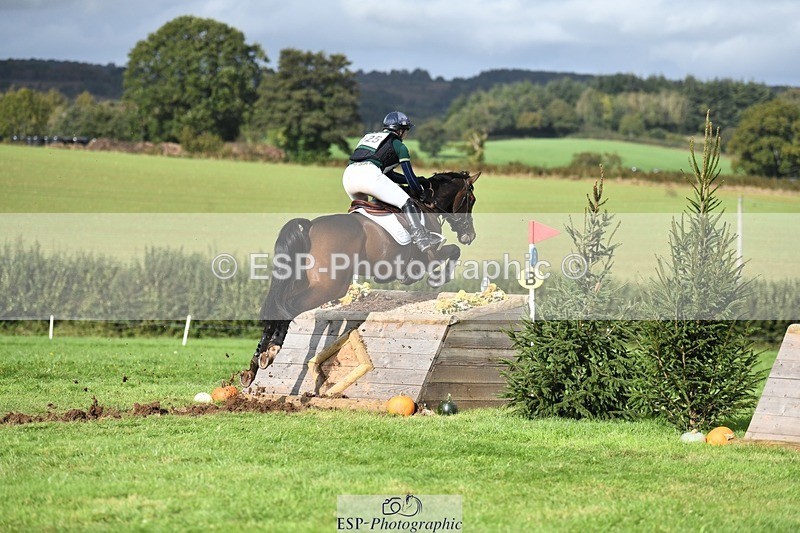 231020-141824-09709 - 125-KINDA.CORVETTE-Dani.Evans-XC