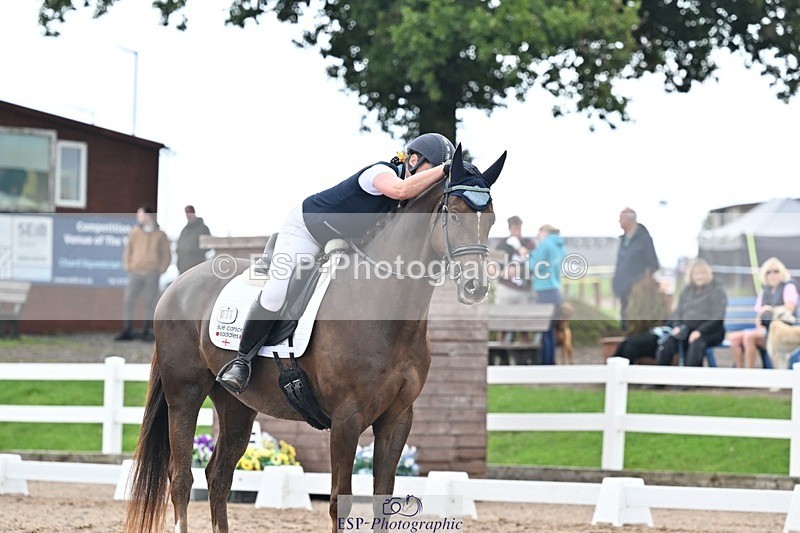 250907-135227-08613 - 006-Verity.PerryVogue